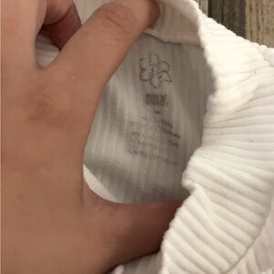 Cropped tank top cut off sleeve